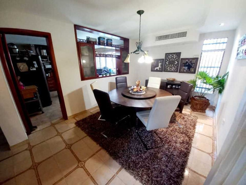 Imagen 7 de 22 de En Venta Casa En Las Chimeneas
