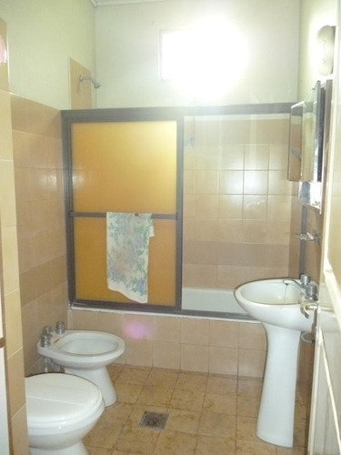 Casa En Venta - 3 Dormitorios 1 Baño - 450mts2 - Ensenada