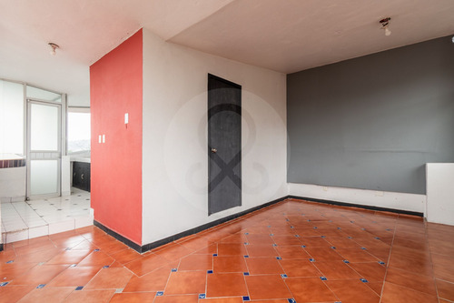 Edificio En Venta Con 15 Estacionamientos En Las Arboledas