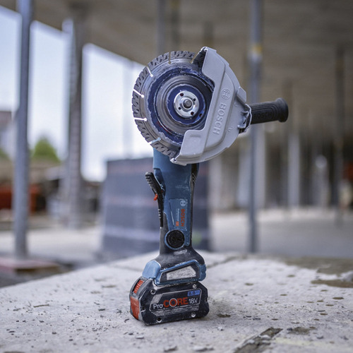 Esmeriladora angular inalámbrica Bosch Cordless 18V Gws 18v-180 color azul 1.5 kW 127 V + accesorio