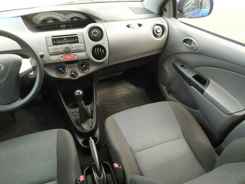 Toyota Etios 1.5 Xs Sedan 16v Mec