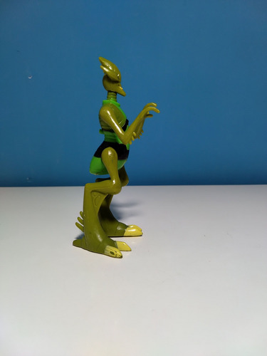 Muñeco Crashhopper Articulado (ben 10 Alien Omniverse) (Usado)