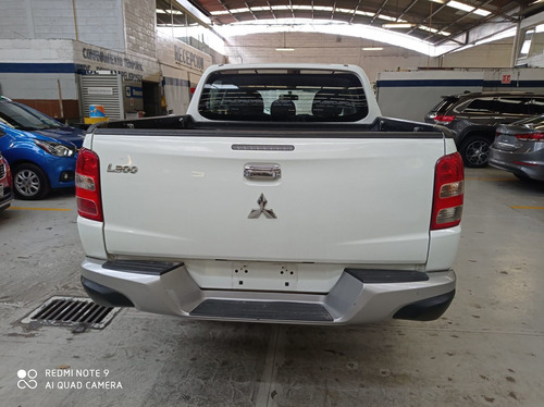 Imagen 11 de 14 de Mitsubishi L200 2018 2.4 Cabina Doble 4x2 Mt