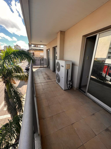 ¡¡ Excelente Ubicación !!! Edif. Imperial Iii Calle; Jujuy Esq. Junin. 2 Dorm.