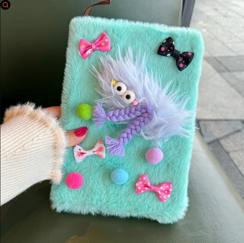 Lindo Cuaderno De Peluche Con Mariquita De Siete Estrellas