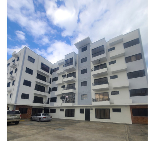 Residencial Cerrado Ubicado En Marginal Las Americas, Santo Domingo Este (apartamentos Listos Para Entrega)