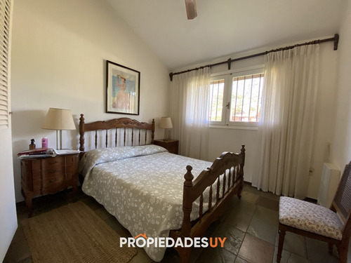 Punta Del Este, Importante Residencia Con Piscina Y Cancha De Paddle