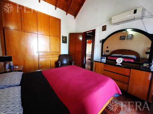 Venta De Casa De 5 Ambientes Con Cochera Y Local En Lanús Oeste
