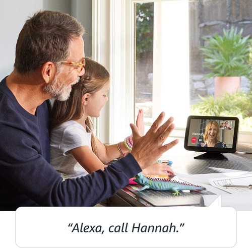 Imagen 10 de 11 de Amazon Echo Show 8 con asistente virtual Alexa, pantalla integrada de 8" sandstone 110V/240V