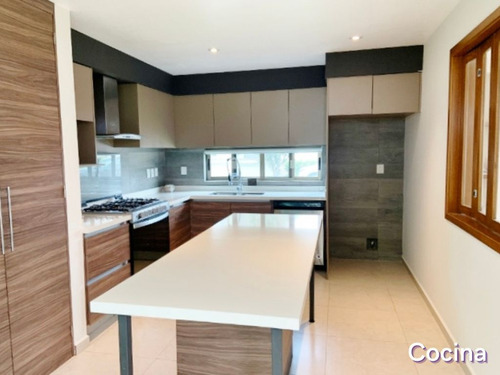 Venta De Casa En Condado Del Valle Metepec, 4 Rec.