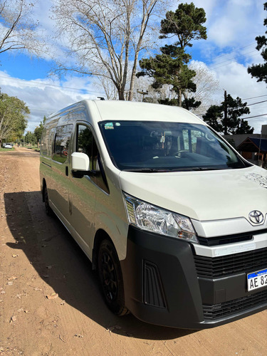Toyota Hiace 2.8 Tdi Furgón 6at L2h2 3a 5p