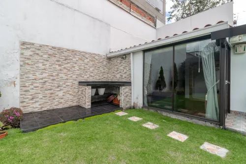Casa En Venta En Malibu. Cod V14757