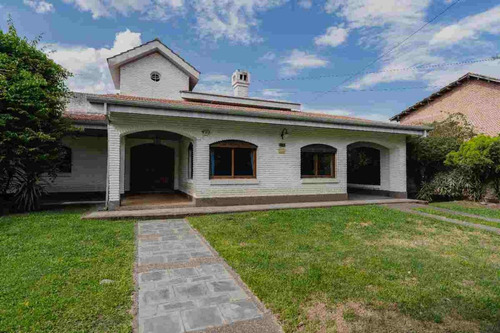 Casa En Venta Cinco Dormitorios Con Terreno 1680m2