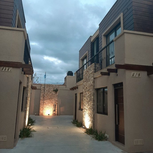 Imagen 3 de 9 de Duplex En Venta En Lujan Centro