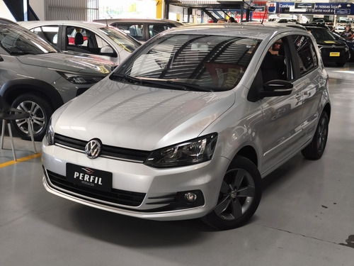 Volkswagen Fox 1.6 MSI TOTAL FLEX CONNECT 4P I-MOTION