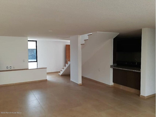 Imagen 2 de 13 de Lomas De Juriquilla Casa En Renta De 3 Recamaras Con Jardin