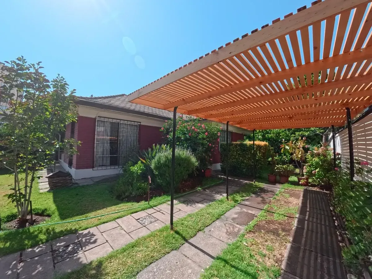 Imagen 2 de 15 de Casa En Ñuñoa 4 Dormitorios/3 Baños En Pasaje Cerrado