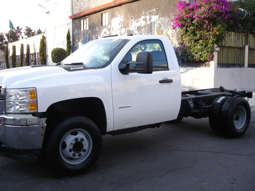 Chevrolet Silverado 2 Pts, Chasis Cabina, Mt5 2013