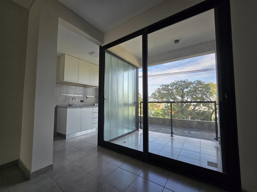 Semipiso De Un Dormitorio, Cocina Sectoriazada, Escritorio, Un Baño Y Dos Balcones, Cochera Opcional