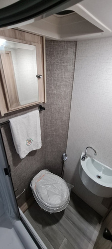 Imagem 5 de 11 de Trailer Winnebago 2106 B - Novo - Motorhome - Y@w5
