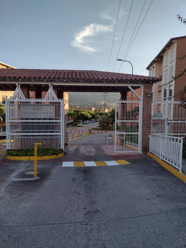 Se Vende Apto En Terrazas Altos De San Pedro 77m2 - 3h/2b/1p