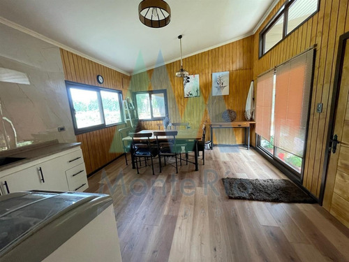 Casa En Venta De 2 Dorm. En Los Lagos