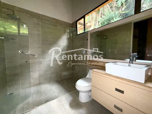 Casa En Arriendo En Loma De Las Brujas. Cod A775810