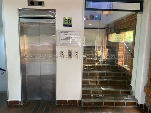 Amplia Oficina En Alquiler Centro Comercial La Casona ( La Casonita ) San Antonio De Los Altos