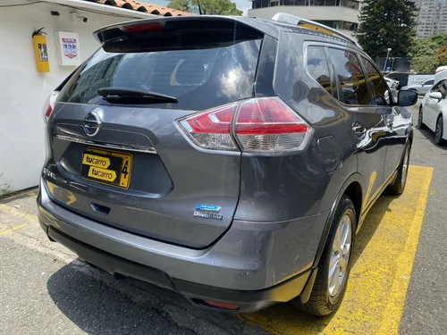 Nissan X-Trail 7 puestos 2.5 Advance 4x2