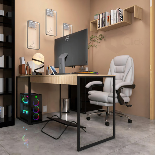 Escritorio de oficina color miel con estantes para trabajar
