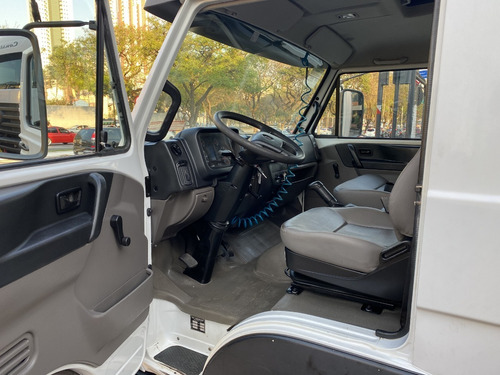 Imagem 4 de 15 de Vw 13-160 Ano 2018 6x2 Bau 7,50 Mts Frigorifico -10 Graus