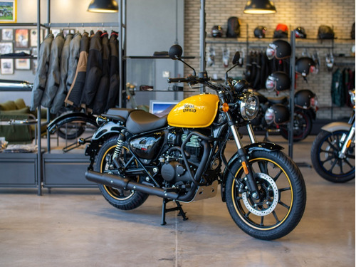 Imagen 11 de 25 de Royal Enfield Meteor Fireball Amarilla Reserva Hoy
