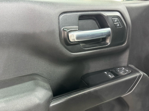 Chevrolet Silverado 4.3 V6 1500 WT Cabina Regular 4x2 At