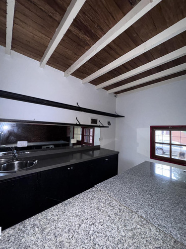Departamento En Alquiler Con Patio, Bernal. Sin Expensas