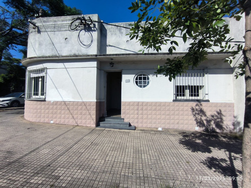 Venta Casa 5 Dormitorios Centro Con Cochera