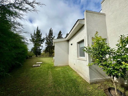 Casa En Venta San Matias Escobar Con 4 Dormitorios