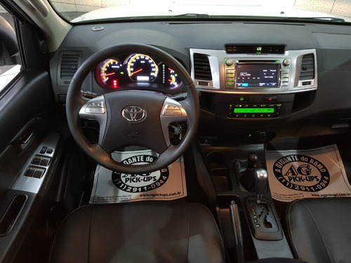 Imagem 4 de 15 de Toyota Hilux Srv Limited 3.0 Turbodiesel 4x4 2015 Completa