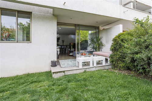 Departamento En Venta De 2 Dorm. En San Carlos De Apoquindo