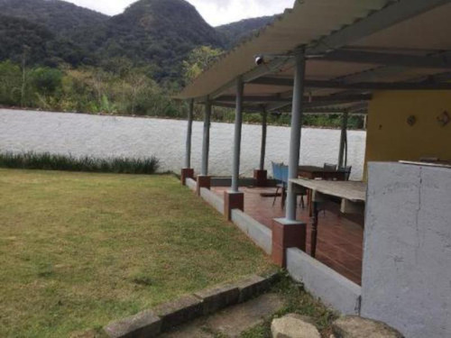 Chácara No Guaraú, Em Peruíbe Com 2 Quartos. | 4803-pc