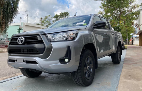 Imagen 15 de 15 de Toyota Hilux D/cabina 2.8 Tdi Sr 4x4 0km My2023 Disponible