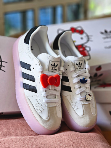 Adidas Sambae X Hello Kitty (Usado)