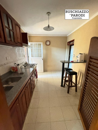 Venta Casa 5 Ambientes Dos Plantas Con Piscina / En Exaltación De La Cruz