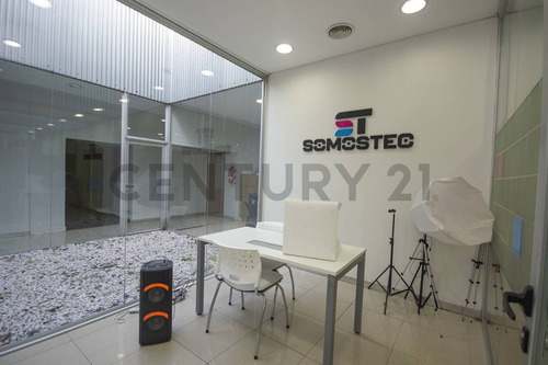 Venta Oficinas + Depósito + Cocheras - Financiación