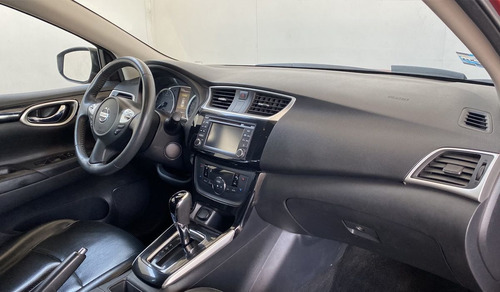 Imagen 11 de 13 de Nissan Sentra 2017 1.8 Exclusive Navi At