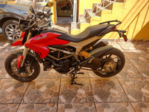 Imagen 2 de 8 de Ducati Hyperstrada