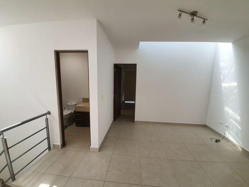 Imagen 3 de 9 de Casa En Renta En El Refugio Querétaro