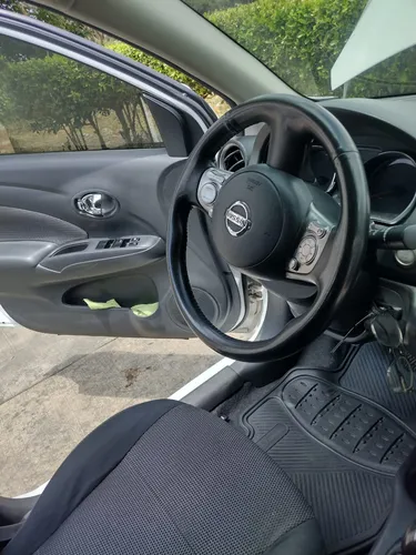 Nissan Versa 1.6 Advance