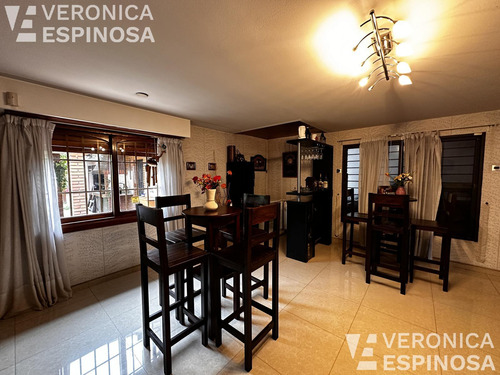 Casa En Venta 5 Ambientes, Morón
