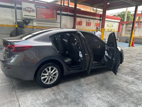 Mazda 3 2.0 Touring At
