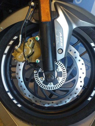 Bajaj Rouser Ns 200 Fi / Cb 190 / Fz 25/
